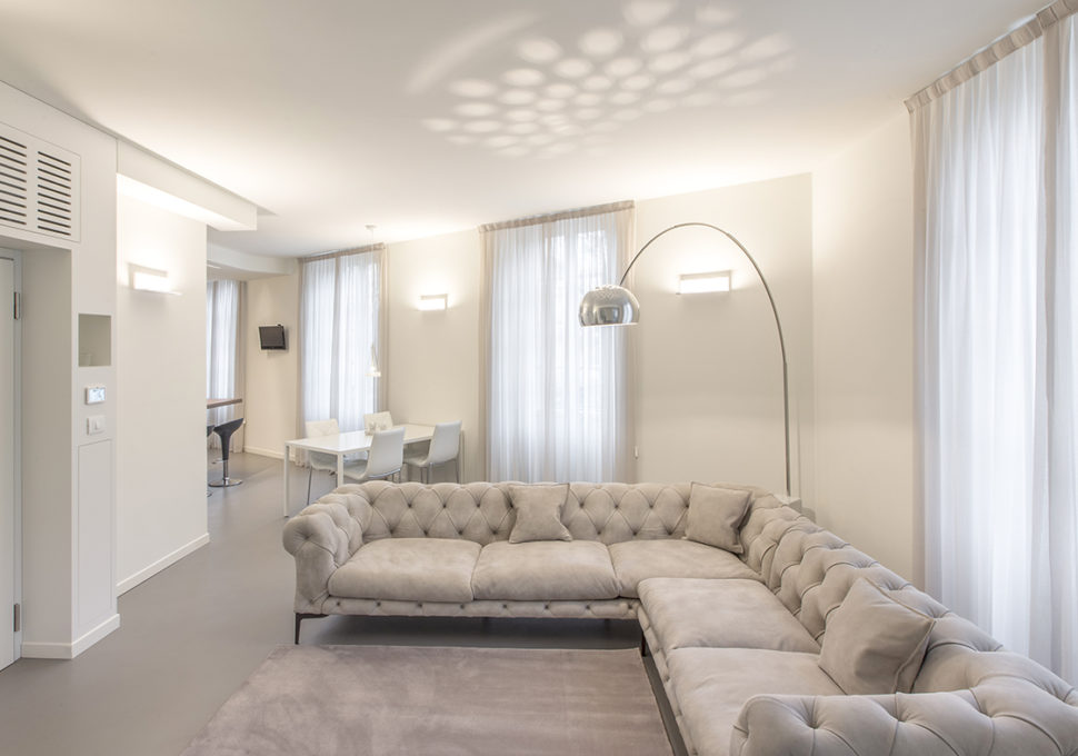 A white apartment in the city center: D73 in “Le case di Elixir” magazine